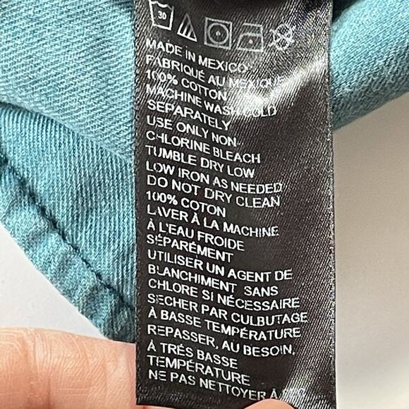 BDG Women’s Mom High Rise Shorts Size 26 Turquoise Blue Denim Rolled Cuff NEW - Picture 6 of 8